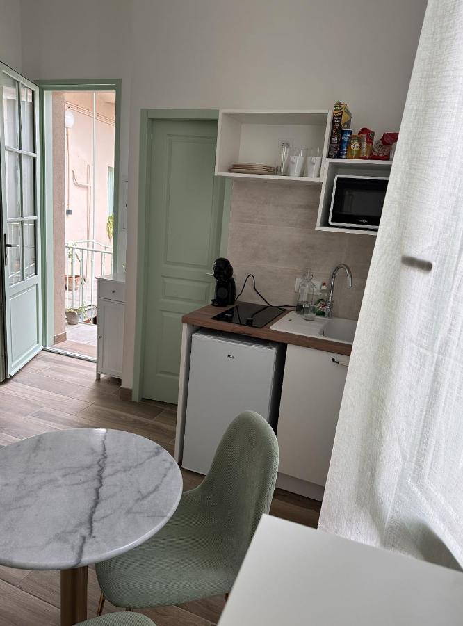 Le Petit Provencal Apartment Ним Екстериор снимка